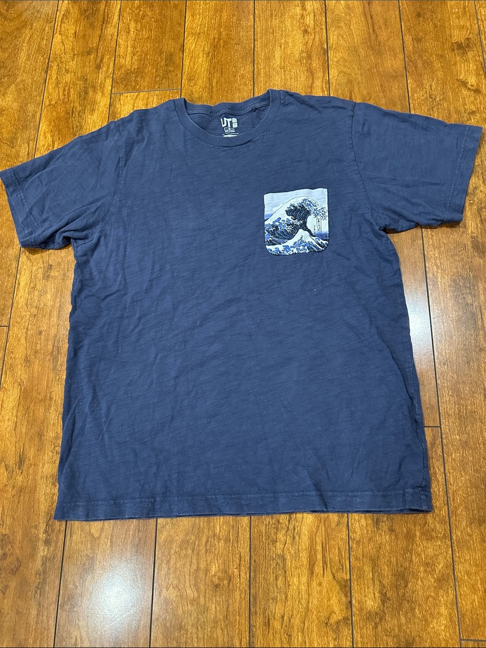 Uniqlo UT Hokusai Wave